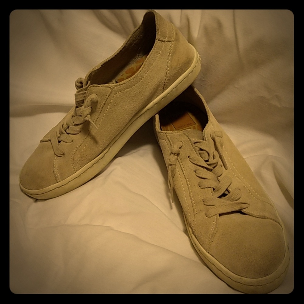 Dolce Vita suede lace up sneakers size 9